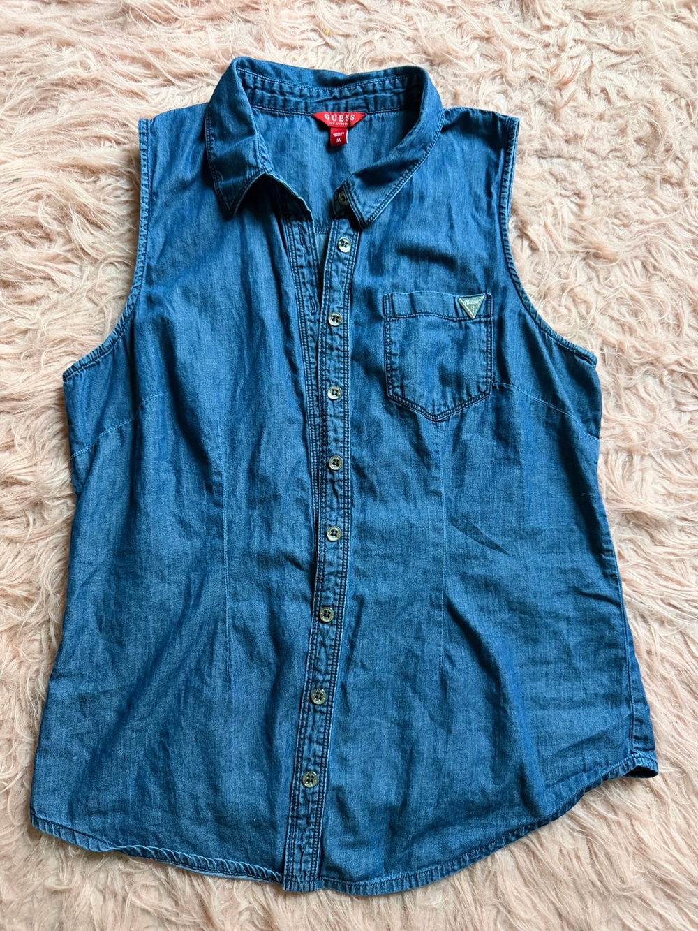 GUESS Sleeveless Chambray Button-Up Shirt - Blue